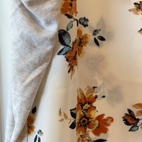 Floral tank - Picture 3 of 3